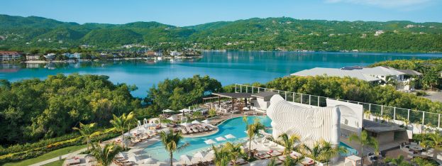 Hot News | Breathless Montego Bay Resort & Spa Honored | caribbeantravel.com