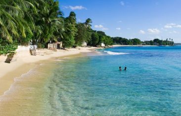 hot-news-visitors-are-spending-more-money-on-island