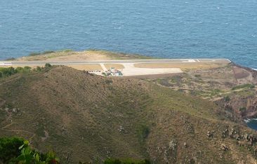 the-caribbean-daily-sabas-airport-the-shortest-commercial-runway-in-the-world