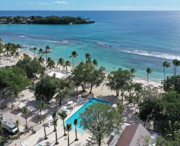 Minitas family pool salutes the sea Photo Credit Casa de Campo
